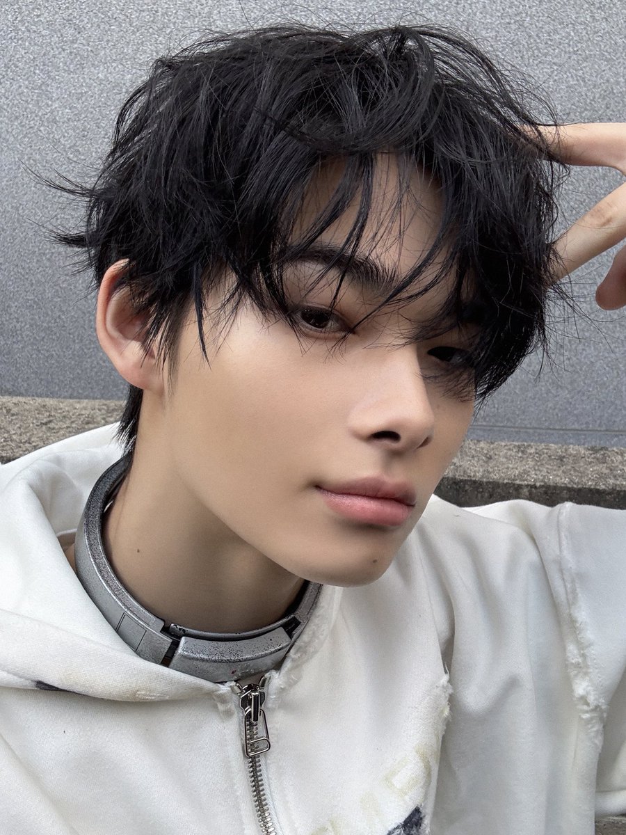 xianeeee_'s tweet photo. 내일 입술 필러 맞으러 가는데 
이 사진 들고 갈거임 https://t.co/n8iZ1w1mVS