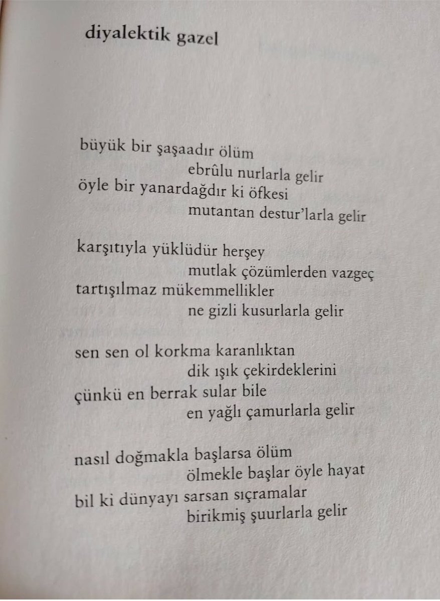 asumansus's tweet photo. "nasıl ki doğmakla başlarsa ölüm
           ölmekle başlar öyle hayat 

bil ki dünyayı sarsan sıçramalar
                   birikmiş şuurlarla gelir"
Attila İlhan.
Özge Öztekin Hocanın anımsatmasından. https://t.co/PVbStKMbPa
