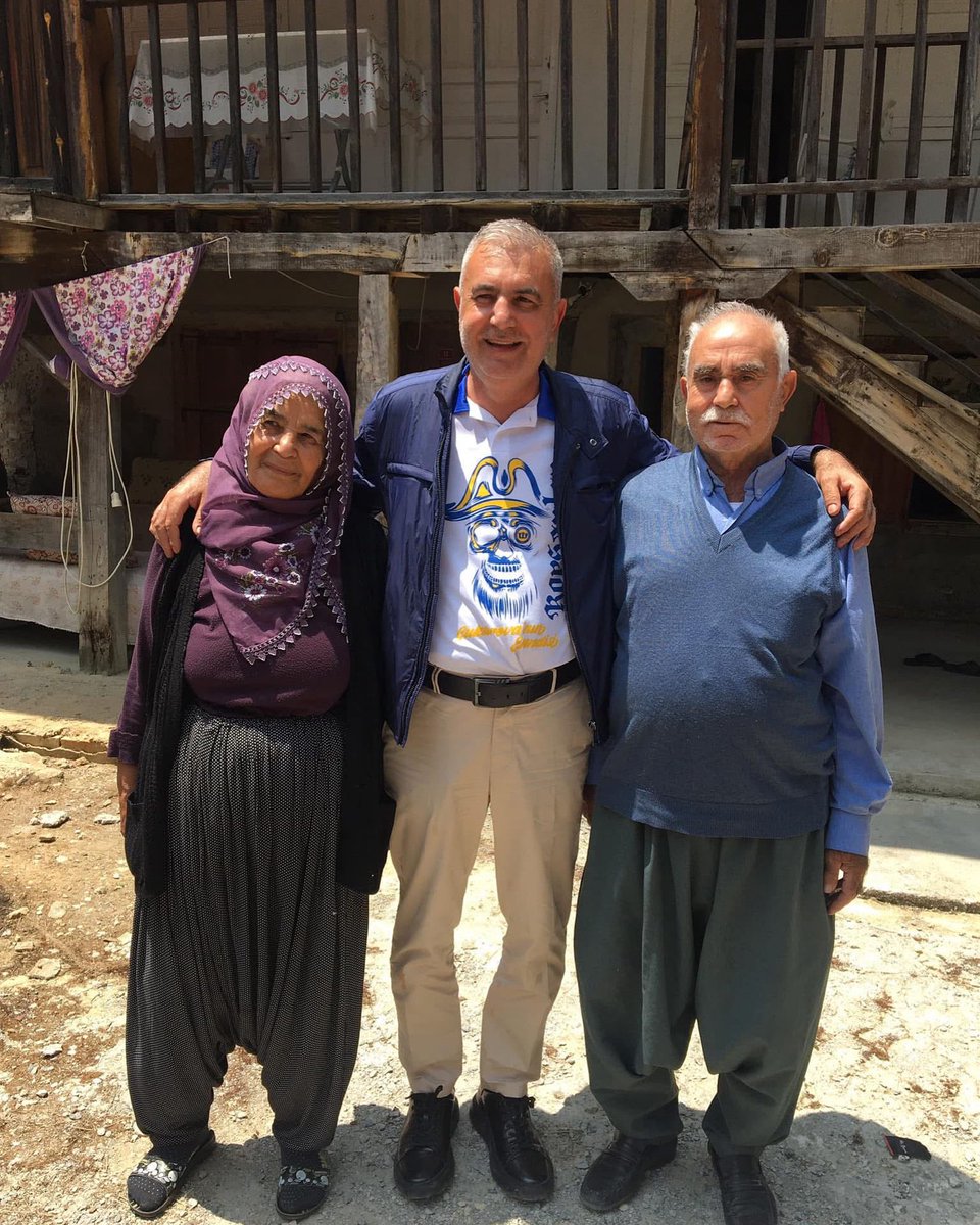 Baki Şimşek (@bakisimsekmhp) on Twitter photo Üzerimizdeki emeklerini saymakla bitiremeyeceğimiz, sevgi ve fedakârlık simgesi babalarımızın Babalar Günü’nü tebrik ediyor, hepsine sağlık ,sıhhat  diliyorum. Üzerimizdeki emeklerini saymakla bitiremeyeceğimiz, sevgi ve fedakârlık simgesi babalarımızın Babalar Günü’nü tebrik ediyor, hepsine sağlık ,sıhhat  diliyorum.