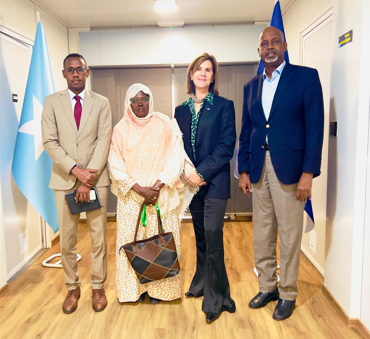 Today, the EU Ambassador Karin Johansson had a productive meeting with key civil society leaders, led by the SONSA chair, discussing the National Dialogue Forum and the role of the civil society. 

#EU_in_Somalia #Somalia #SONSA #civilsociety