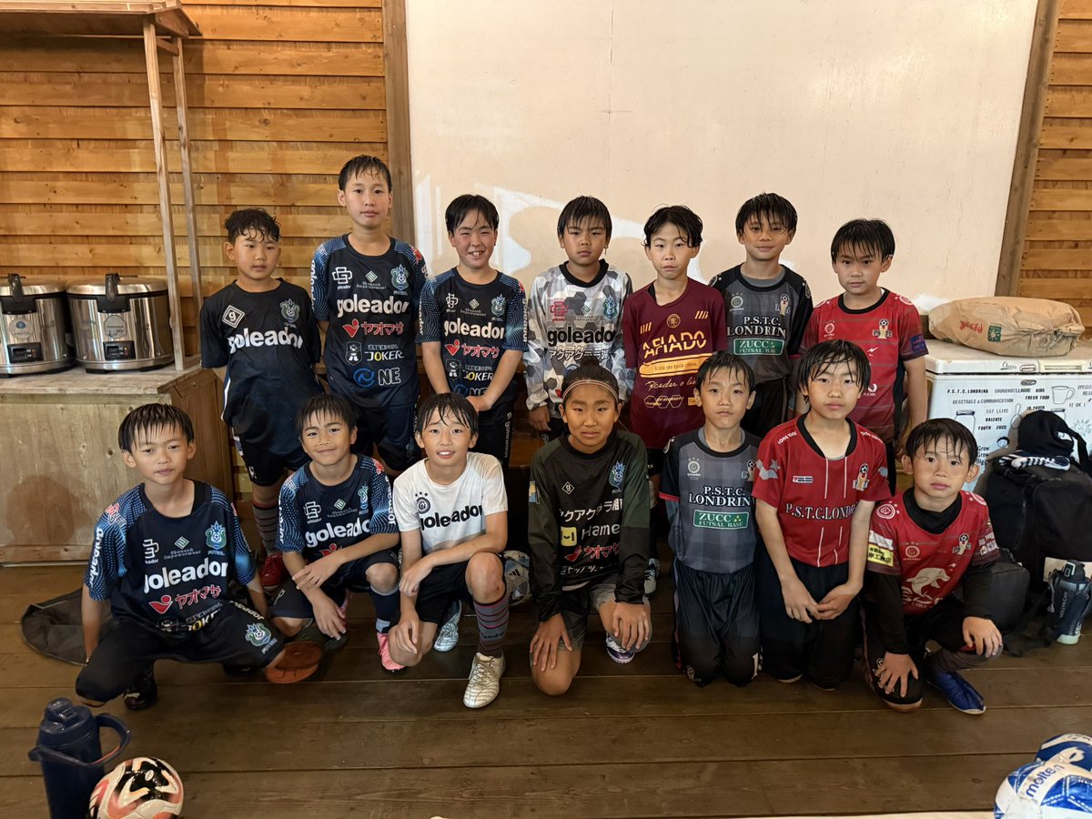 湘南ベルマーレフットサルクラブの育成プロジェクトがスタートしました⚽️
初回は雨の中でしたが、みな意欲的に取り組んでくれました！
ここから1年、少しでもレベルアップしていきましょう🔥
#bellmare_f 
#育成プロジェクト
#育成