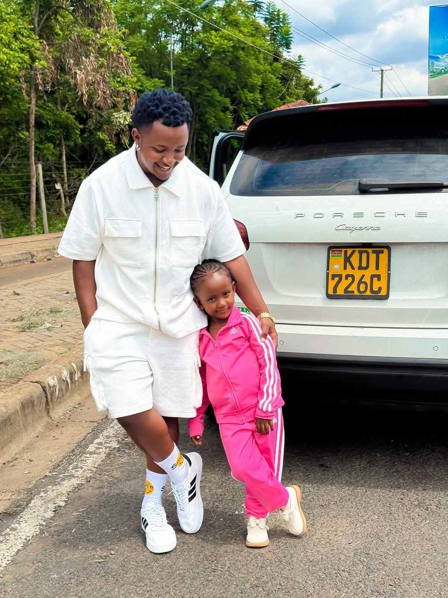 BroadCentrixKE's tweet photo. This #FathersDay2025 spend time with your family emitting carbon in the right places. #TheePluto gives us the best example. #HappyFathersDay to all dads out there.
@RSAIKenya @AbouFauzia @karugawanjuguna @loddca @princegershom_ @BusWorldTZ @motoristsoffice @munyamambogo https://t.co/1bQDAXOid0