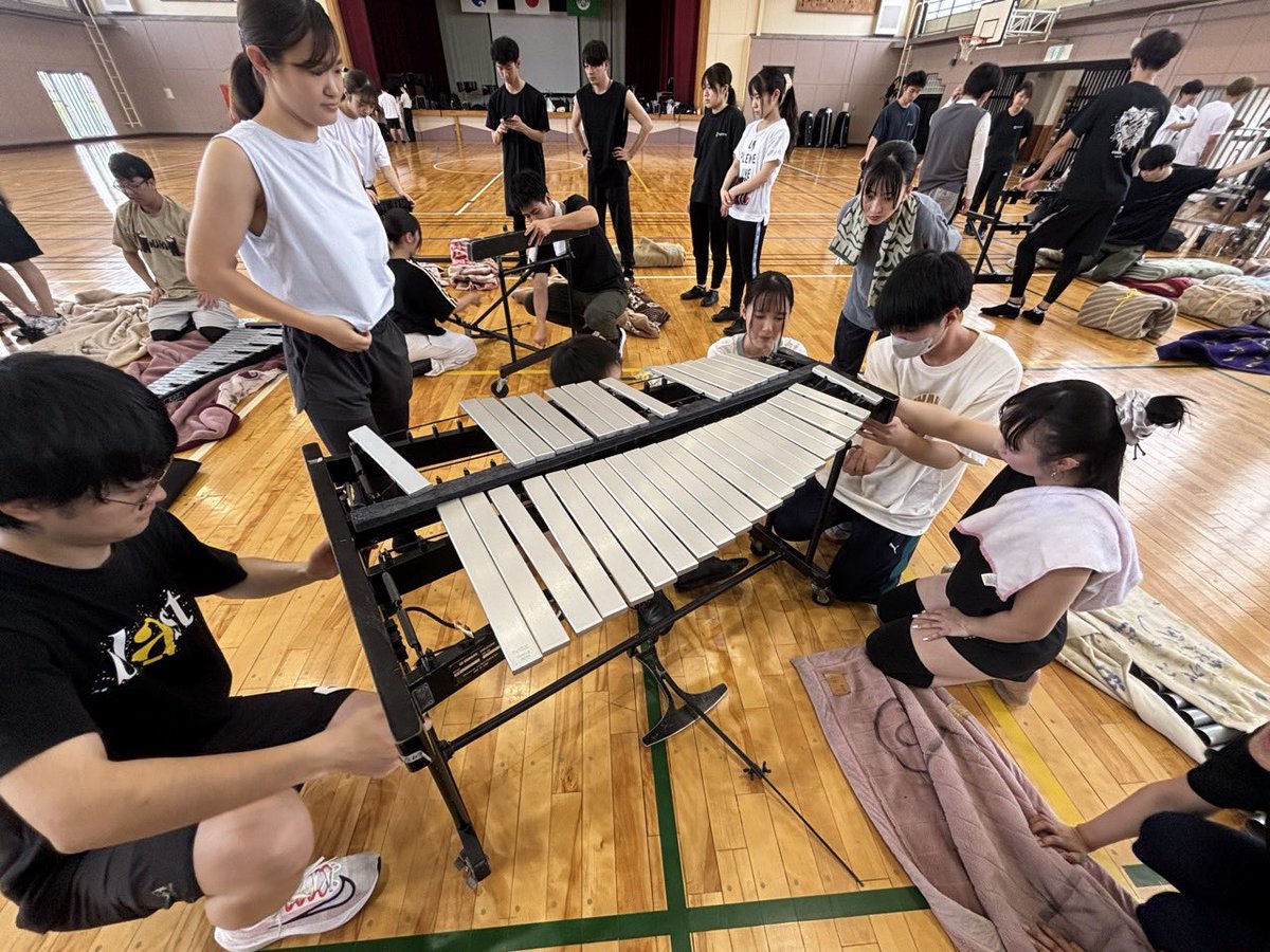 本日は再来週にあるイベントに向けて
練習を行いました！
皆さまに楽しんで頂けるよう準備中です！お楽しみに😎

そして！
来週にはオープナードリルが届くかも⁉️
僕たちのアツイ夏は、もうすぐそこに…☀️
乞うご期待⚡️

ピットによる「組み立て解体講座」も実施。
みんなで大切に使っていきます🥁