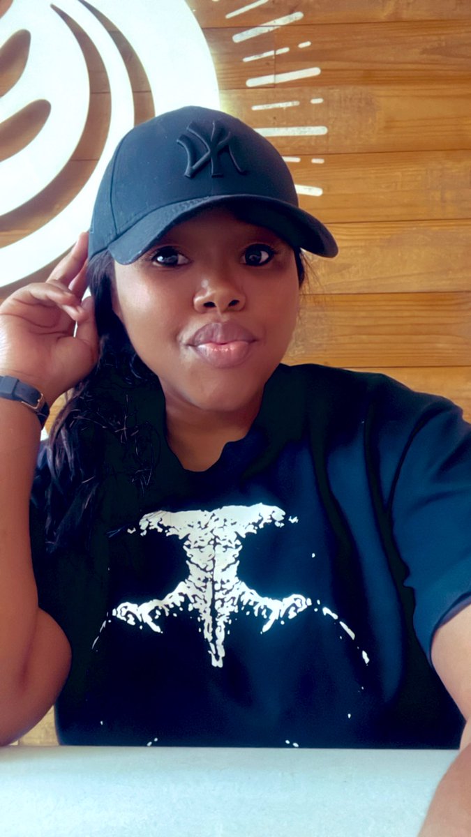 Thabi_kaNkosi's tweet image. 😘