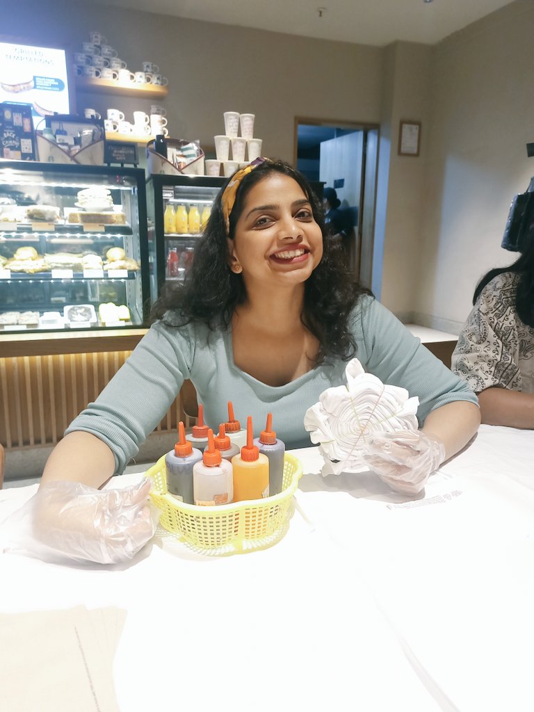 SheIsTheFire's tweet image. #Sundays are for creativity! 😍 I spent my morning at a Tie-N-Dye workshop! It was so so soothing, almost therapeutic!!! 🧿🧿🧿 I strongly recommend this.