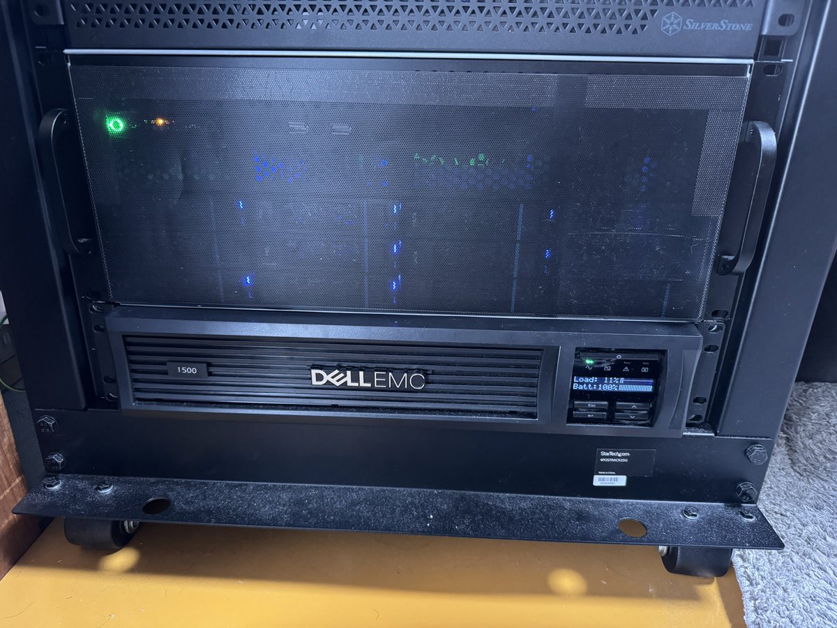 naa0yama's tweet photo. 録画鯖(EPGStation+Mirakurun)
Zabbix Server / Proxy
PostgreSQL+TimescaleDB
frr_exporter
Cloudflared 
Tailscale
Console 鯖
Speedtest client
TrueNAS / 物理rep
Proxmox VE / PBS
Netbox
オブジェクトストレージ
Self-hosted livesync のrep
Unbound (adblock)
エンコ鯖
Emby / Plex

(文字数 https://t.co/HNcykCpp8S