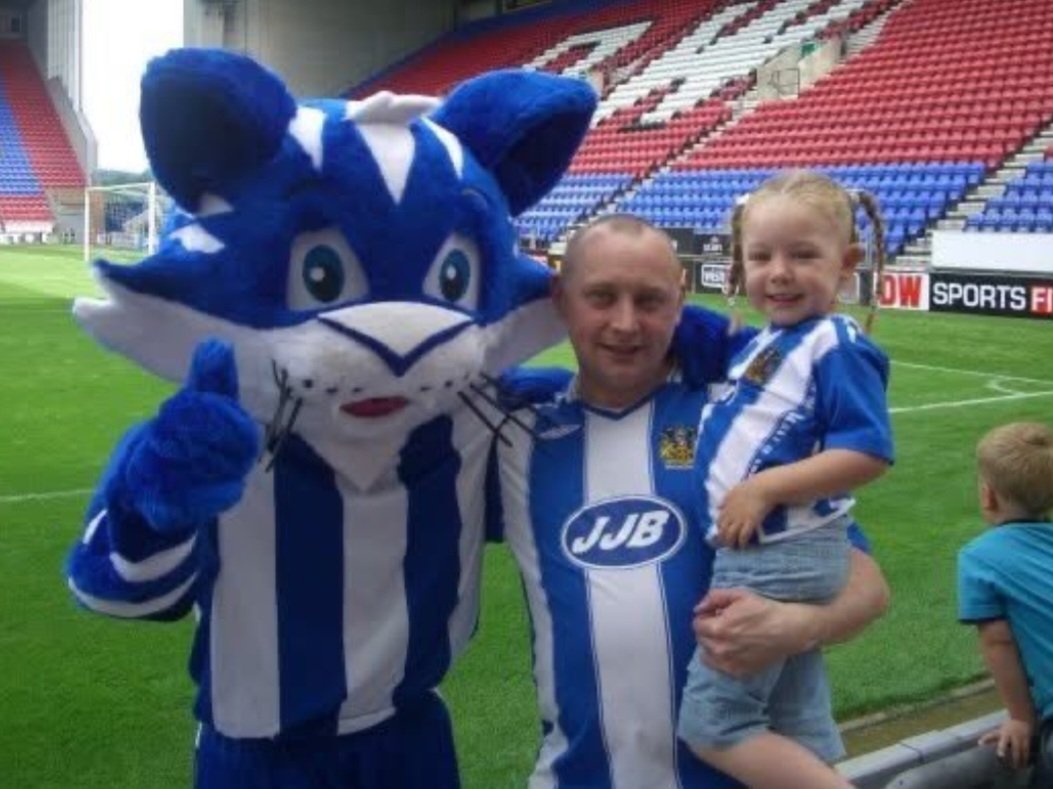 charlottet640's tweet image. Happy Father's Day ❤️

There's nobody I would rather travel the country with watching our team, drag to academy matches and share my Saturday afternoons with.

Thank you for everything you do for me 💙