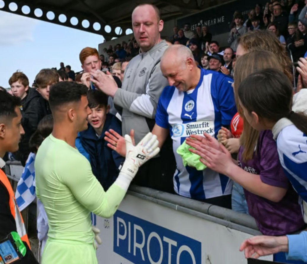 charlottet640's tweet image. Happy Father's Day ❤️

There's nobody I would rather travel the country with watching our team, drag to academy matches and share my Saturday afternoons with.

Thank you for everything you do for me 💙