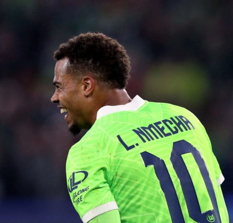 Leeds United close to completing their first signing of the summer. Attacker Lukas Nmecha, 26. Out of contract at Wolfsburg, so he's a free signing. Will be official from July 1.

Via <a href="/GrahamSmyth/">Graham Smyth</a>