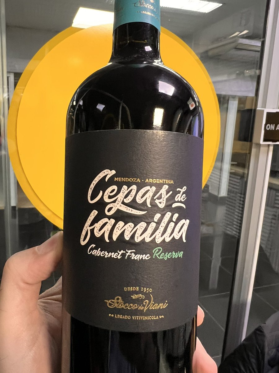 <a href="/sargusperez/">Sargus Pérez</a> y <a href="/CopaFeroz/">Alejandro Sciscioli</a> ya están al aire en @ABCFM985 haciendo un nuevo capítulo de CopaFeroz Radio! Y como siempre, ¡hay regalos! Hoy obsequiamos este riquísimo Cepas de Familia Malbec. ¡Etiqueten a un amigo, aclaren su nombre real y dejen sus 3 últimos para participar!¡Salud!