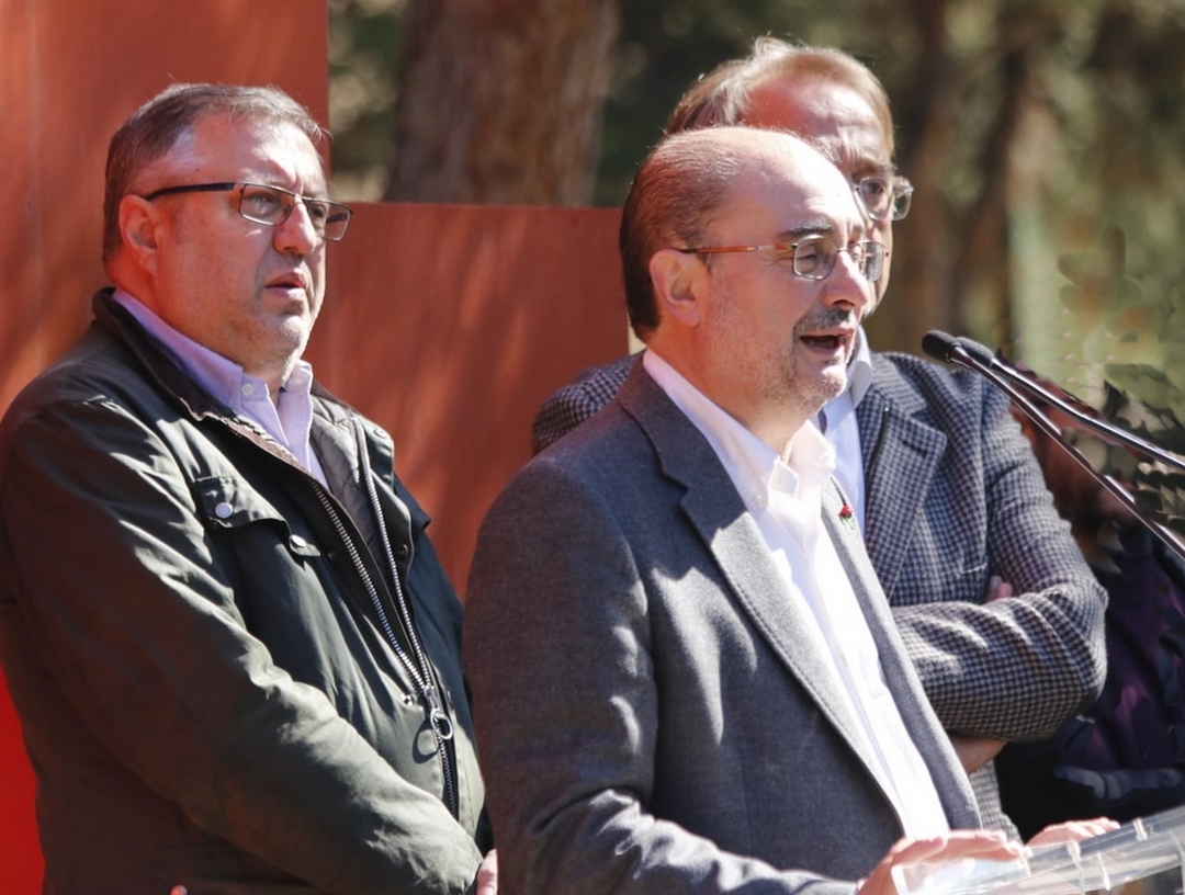 Están con muchísima preocupación <a href="/PerezAnadon/">Carlos Pérez Anadón</a> y <a href="/JLambanM/">Javier Lambán</a> , los dos se culpan el uno al otro por haber proyectado la carrera como cargo publico  a Alfonso Gomez, y ahora no tienen información de lo que él quiere declarar para salvarse en el expediente informativo de <a href="/aragonpsoe/">PSOE Aragón</a>