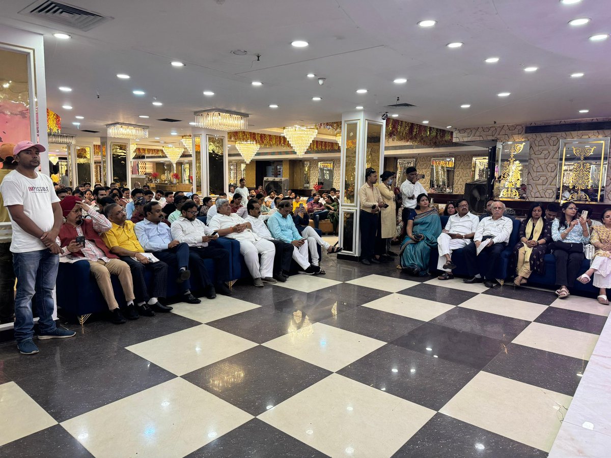 प्रधानमंत्री श्री <a href="/narendramodi/">Narendra Modi</a> जी के 11 वर्षों के सेवा, सुशासन और जनकल्याण को समर्पित #11YearsOfSeva के अवसर पर <a href="/BJP4India/">BJP</a> चांदनी चौक ज़िला द्वारा आयोजित बौद्धिक सम्मेलन में प्रबुद्धजनों को संबोधित किया।

सरकार की विकास यात्रा, जनभागीदारी और राष्ट्र निर्माण की दिशा में उल्लेखनीय