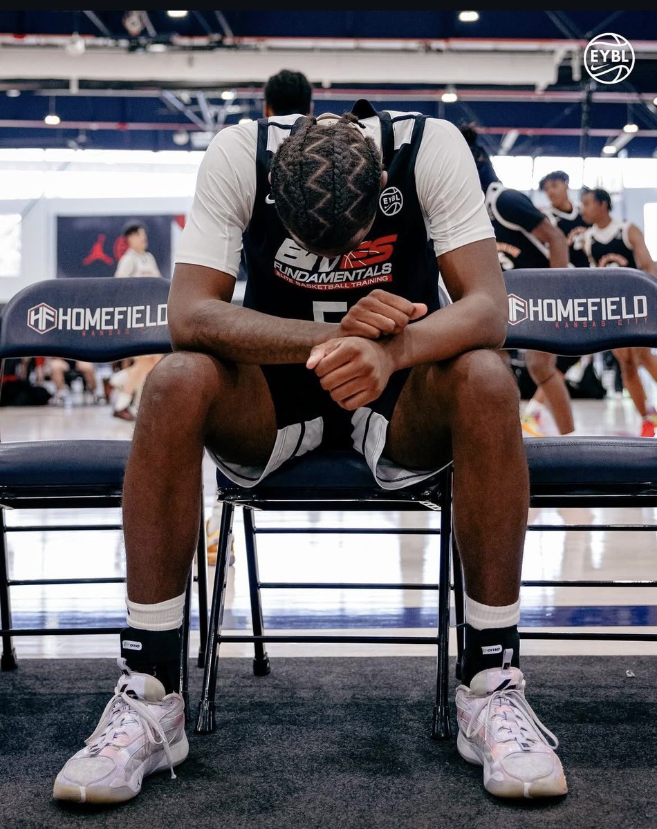 If any coaches need or want to contact me today my number is 517-993-3879. It was a different number in my bio, Thank you 🙏🏽 
#agtg