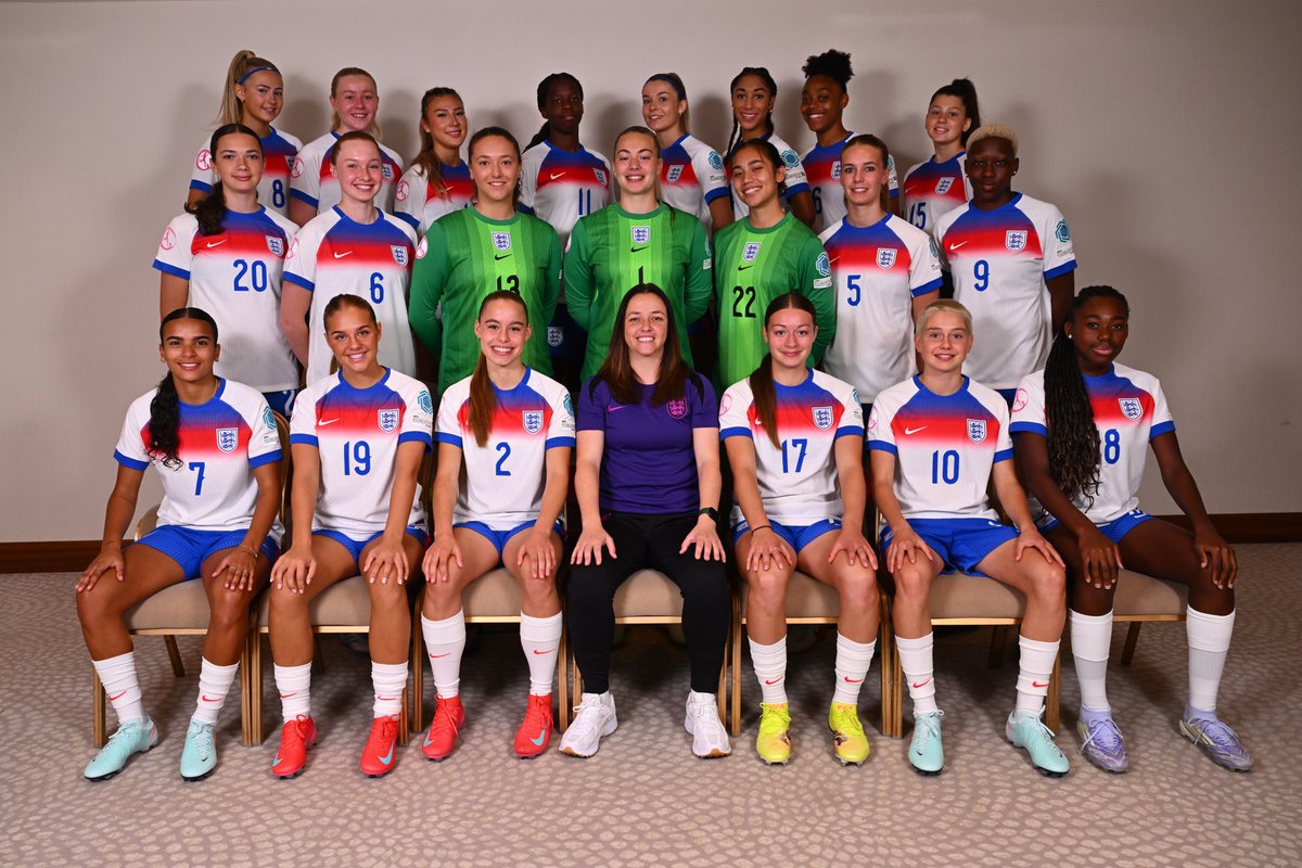 Lionesses's tweet photo. Our U19 #YoungLionesses 🏴󠁧󠁢󠁥󠁮󠁧󠁿 https://t.co/UDh4tQ6vC5