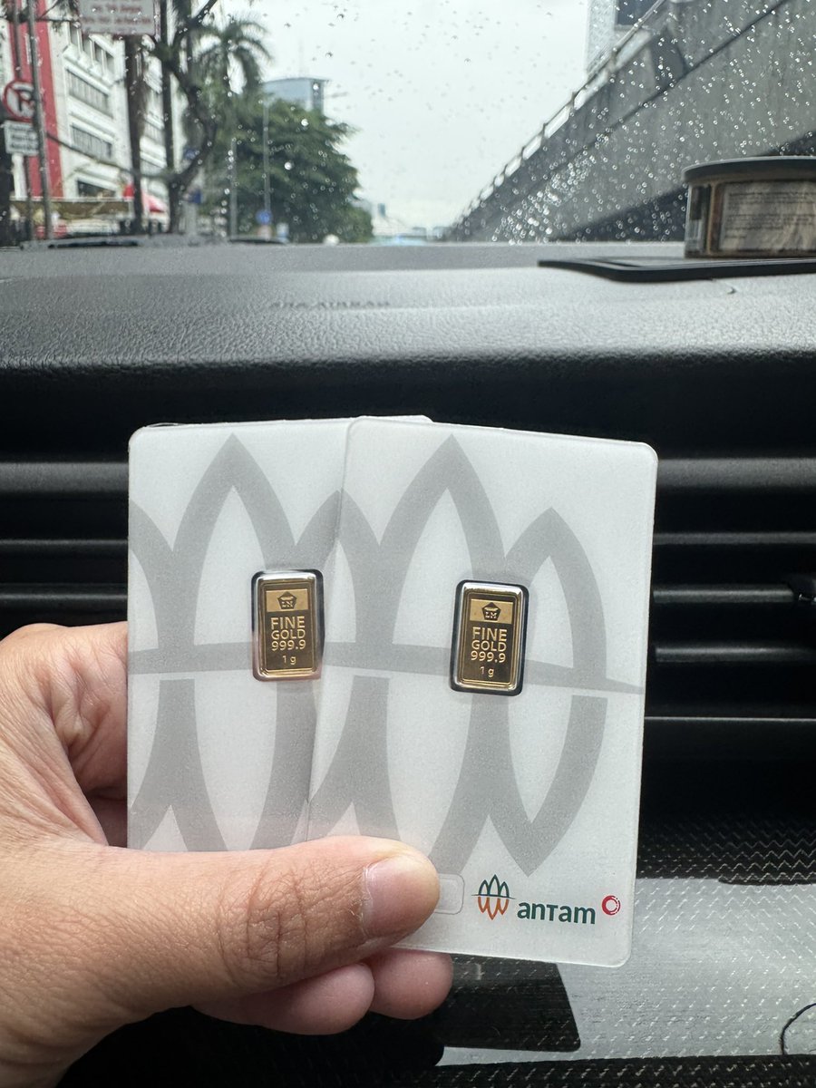 Jual murah emas Logam Mulia Antam certieye 2025. Kepemilikan sendiri karena lagi ngurangin koleksi emas fisik. Cod Jaksel Melawai (office hour) atau Stasiun LRT Cikunir 1 (after office hour)

5 gram (2 keping) 
2 gram (2 keping) 
1 gram (2 keping)