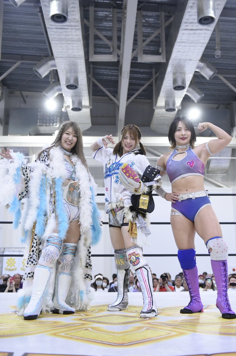 MayuIwatani's tweet photo. ６月１５日　雨止んだ！蒸暑い

静岡大会ありがとうございました♪
貴婦人とちゃんよたさんと初！！
また来るから、また来てね☺️♡ https://t.co/5bFX2ewq6l