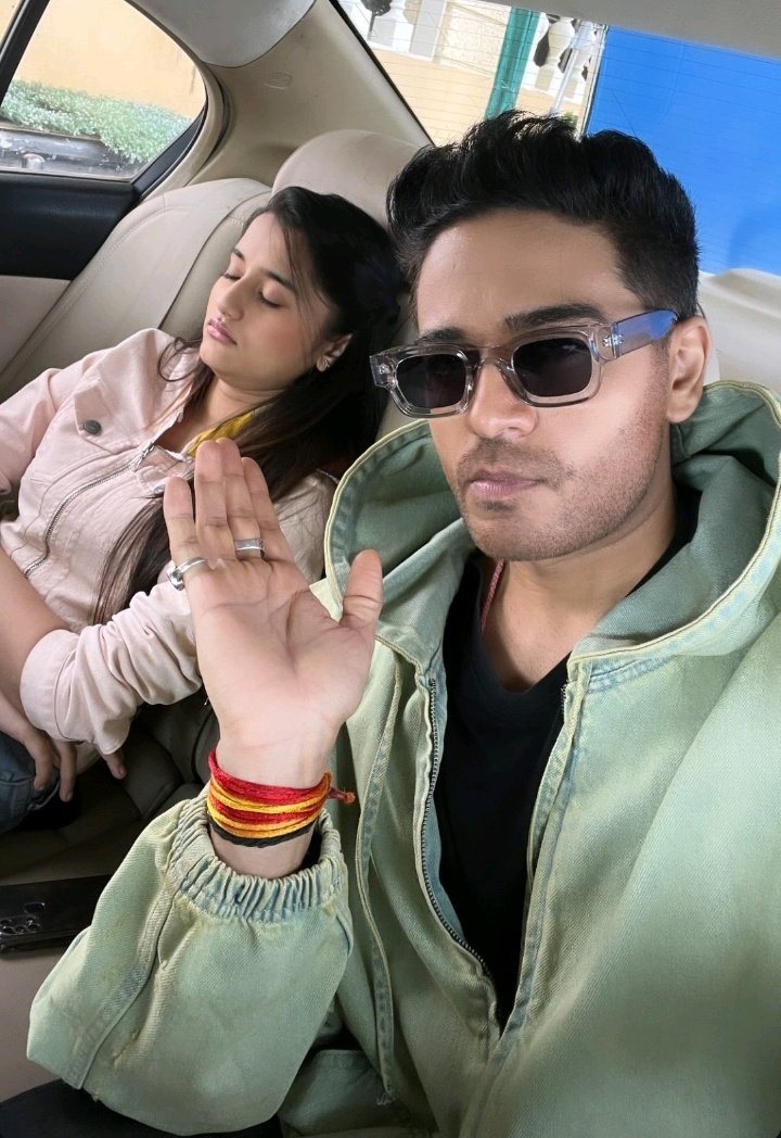 sharminborsha17's tweet photo. Happy father's day to aurra's real to reel papa❤️✨
@Its_Aurra @iamgauravkhanna
@Yogguruvivek
#AurraBhatnagarBadoni
#HappyFathersDay 
#Gauravkhanna https://t.co/8y3EG9QQZN