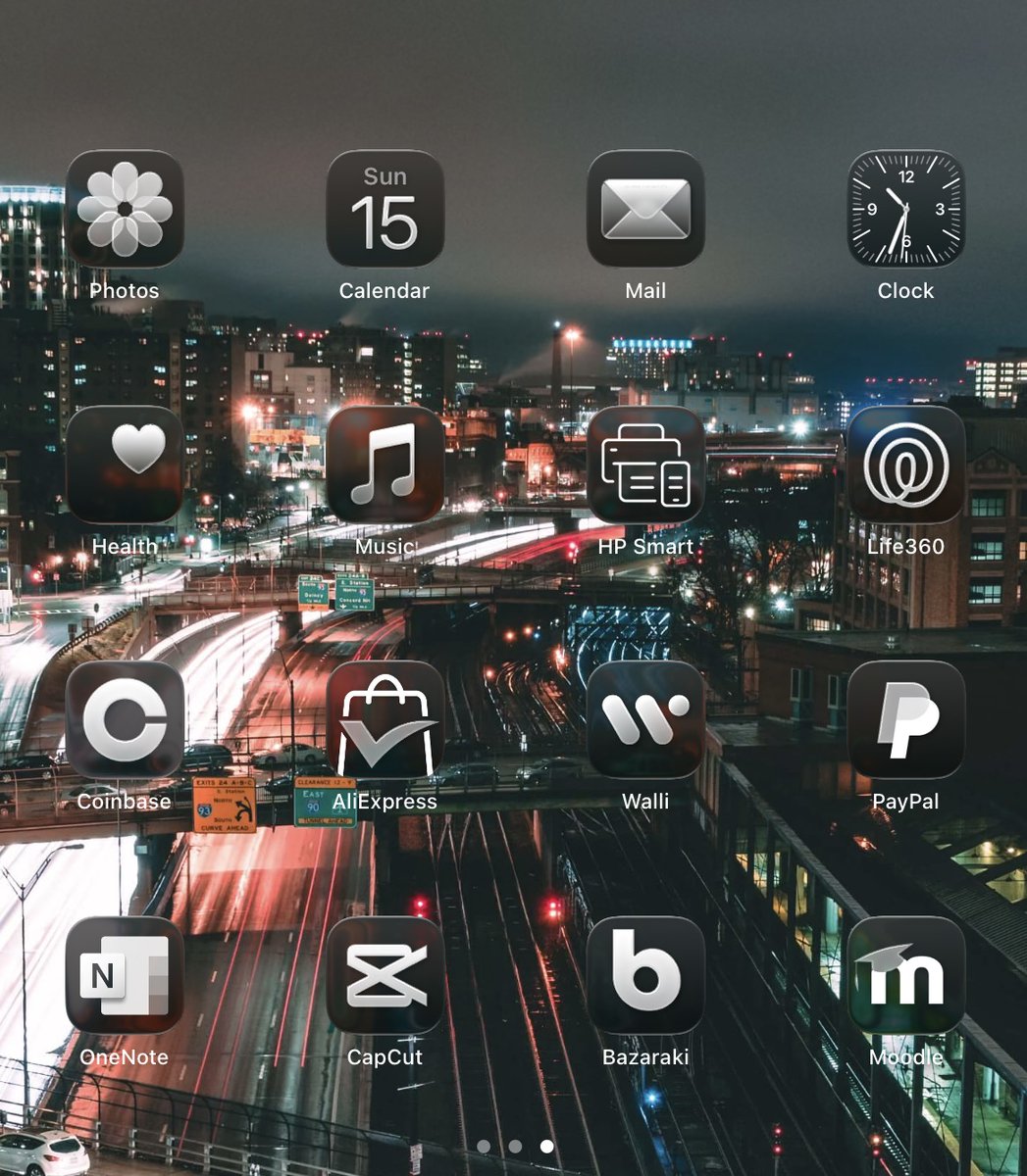 OutofGalaxyy's tweet photo. You know what's crazy?

iOS 26 was announced 1 week ago, BUT most apps already support the new GLASS look 

Still, after 4 YEARS, Google can't fix its icon theming on Android 😭😭 https://t.co/w1mITz4e1F
