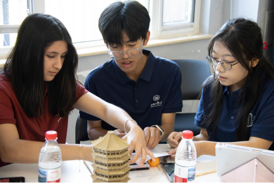 🌍✈️A 20-member delegation of students and faculty from the University of Arizona in the United States recently embarked on a study visit to Hebei University of Technology in #Tianjin, which blended exposure to China's technological advancements and cultural heritage.✅ 🤝