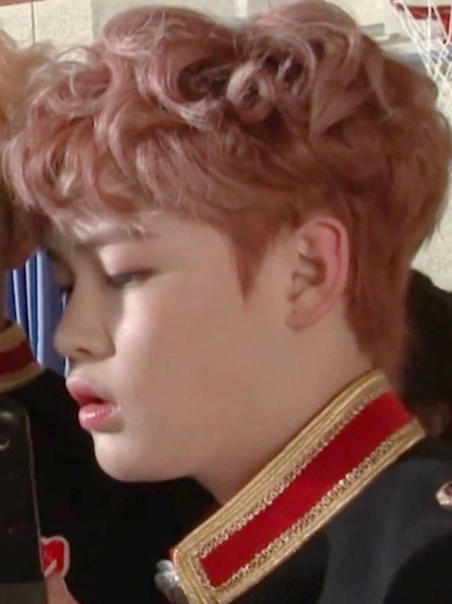 와 저건 ㄹㅇ로 
순도100% 젖살이다