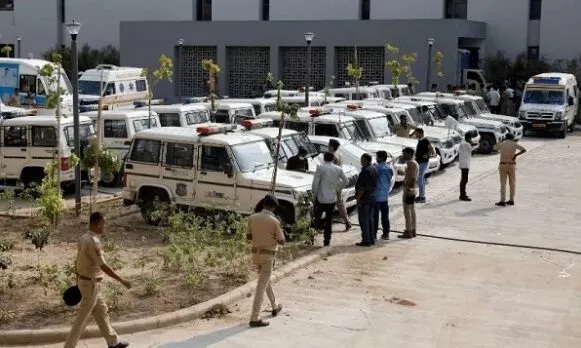 DeshbandhuMp's tweet image. deshbandhump.com/ahmedabad-plan…
अहमदाबाद प्लेन क्रैश: 248 शवों के लिए गए DNA सैंपल, 31 हुए मैच, शव परिजनों को सौंपे
#AhmedabadPlaneCrash  #planecrash  #dnasamples #bodies