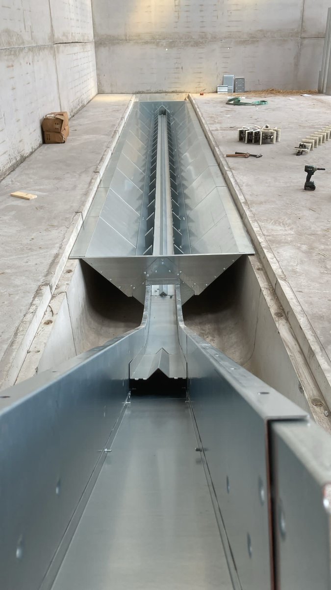 A new Mecmar Group D 24 T being installed in the Scottish Borders with an Skandia Elevator AB trench conveyor. The grids are made just up the road in the workshop at Kelso too. #installation #graindrying