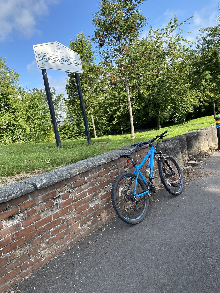 Day 15. Half way there. It’s an early one for the lads. Happy Fathers Day to all the blokes.
Off to the sunny Wirral soon to see my Dad and then I’ll see my lads later on. 
Go well everyone 
#June2025