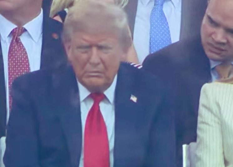 Twistd_Sister's tweet photo. @scientificrealm I don't think he enjoyed his birthday.
🤣🤣🤣🤣🤣🤣🤣🤣🤣🤣
#ripMAGA
#trumpPerade
#failarmy https://t.co/UBygB5cVdQ