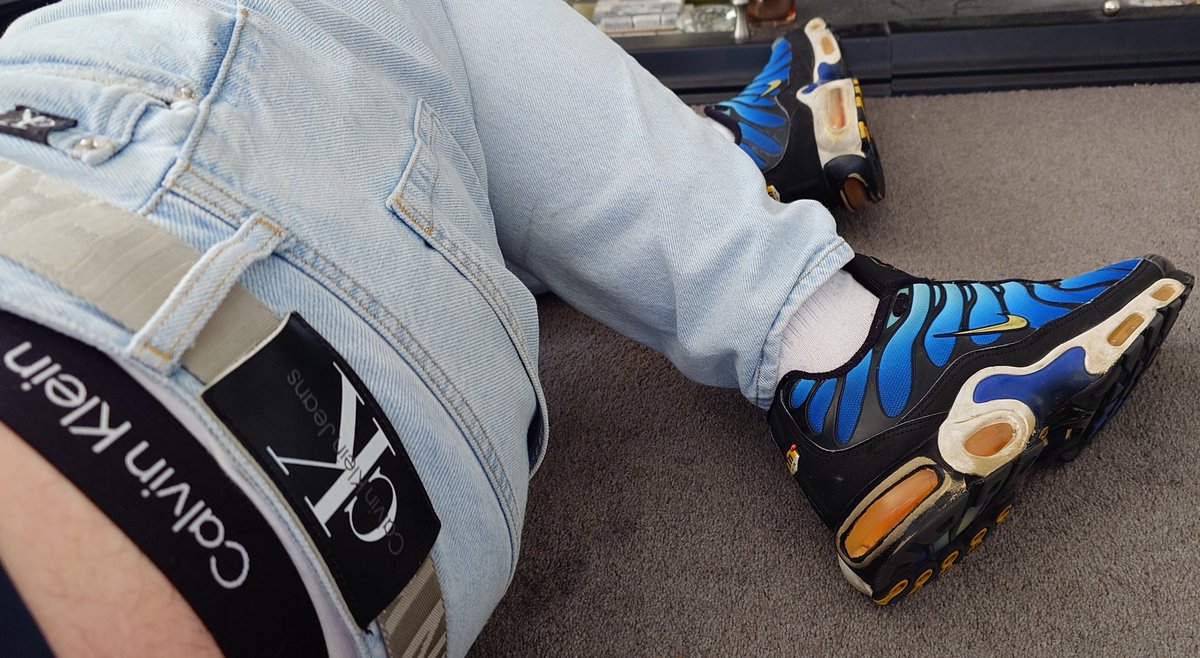 CurwenSimon's tweet image. #ootd #hyperblue #nike #airmax #tn over #whitenike #socks

 #calvinkleinjeans over #CalvinKlein #briefs