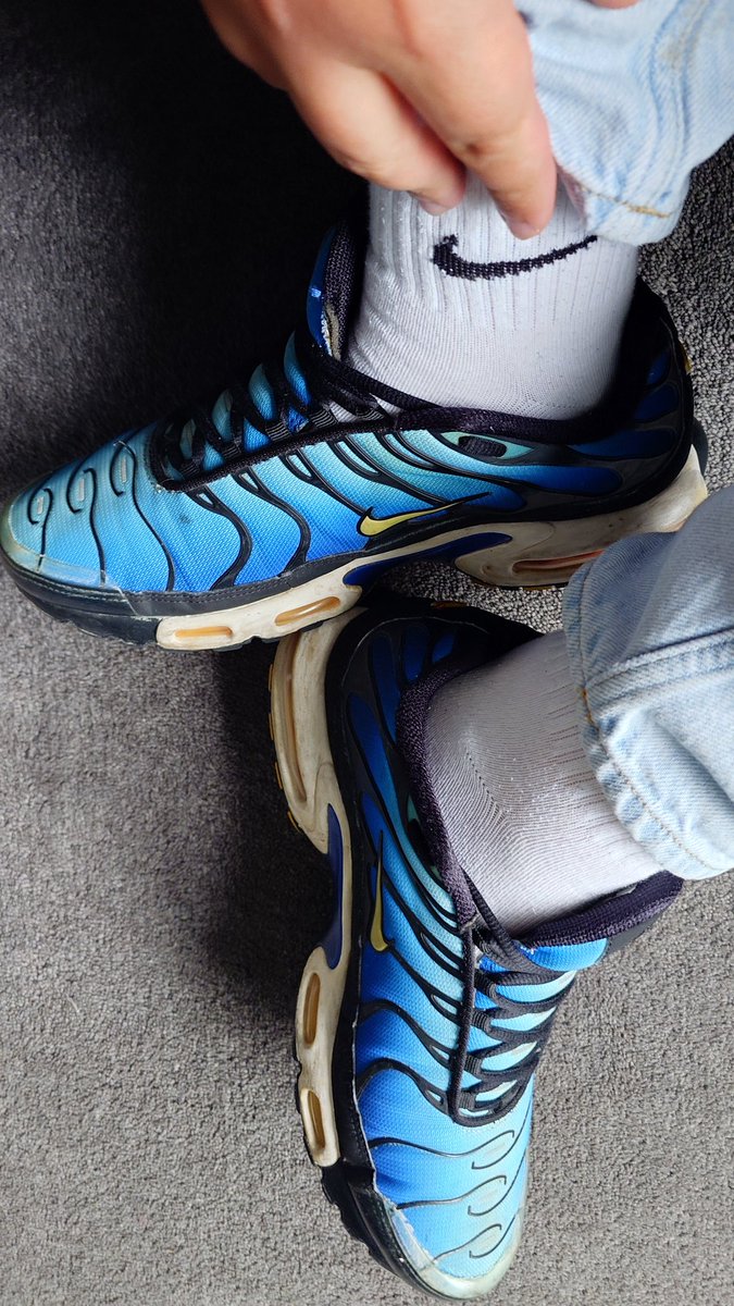 CurwenSimon's tweet image. #ootd #hyperblue #nike #airmax #tn over #whitenike #socks

 #calvinkleinjeans over #CalvinKlein #briefs