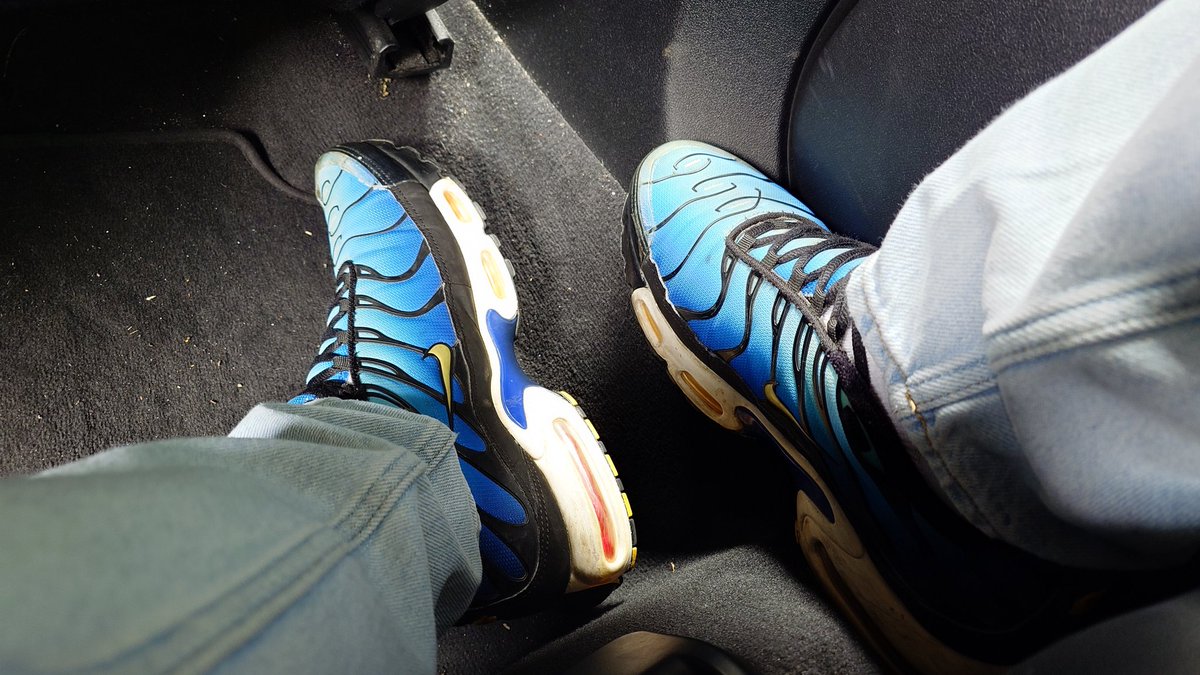 CurwenSimon's tweet image. #ootd #hyperblue #nike #airmax #tn over #whitenike #socks

 #calvinkleinjeans over #CalvinKlein #briefs