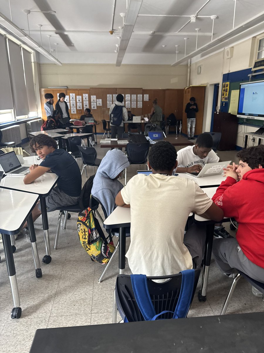 YEOStudents's tweet photo. YES Eagle Academy of Newark, NJ Business Plan Challenge hard at work on their business plans. One group won’t tell nobody what type of business they are starting. The competition is fierce. #yngetrepreneurz #thefutureisbright https://t.co/foQTMd0JvZ