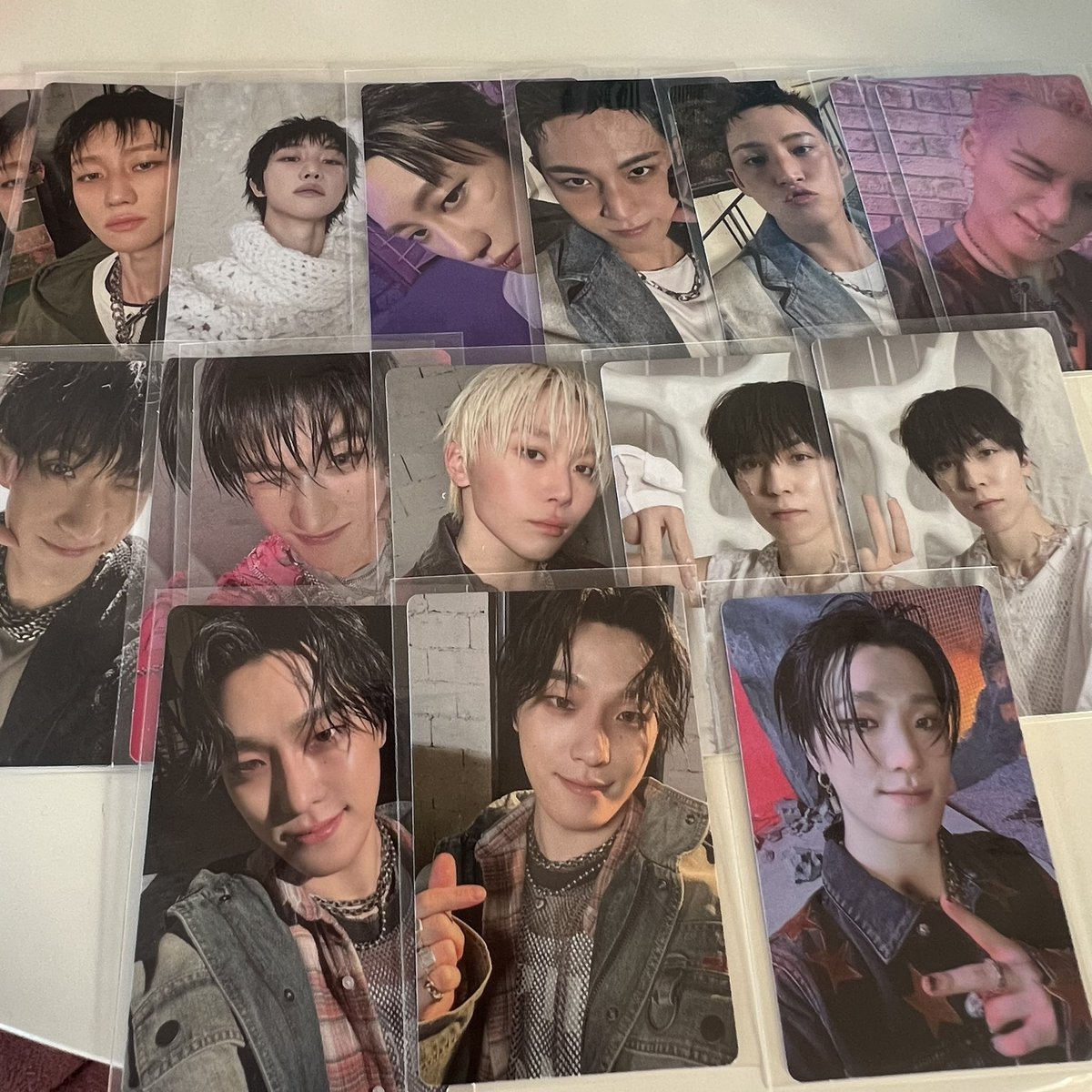 _wo_muu's tweet photo. SEVENTEEN HAPPY BURSTDAY セブチ アルバム トレカ　weverse 交換

【譲】エスクプス・ジョシュア・ジュン・ホシ・ウジ・ミョンホ・ミンギュ・ドギョム・スングァン・バーノン・ディノ

【求】ウォヌ※異種交換検討します🦊

郵送希望💌お気軽にお声がけください！ https://t.co/YRPNLS7t6F