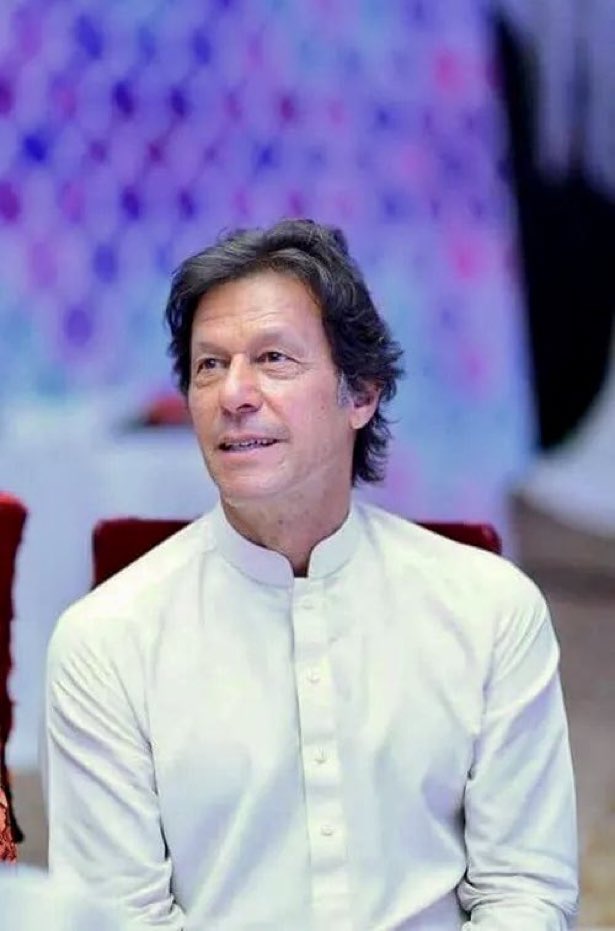 قید خانہ بھی کمزور کر نہ سکا
وہ دلوں پر راج کرتا ہے
#عالمی_لیڈر_خان_کو_رہا_کرو