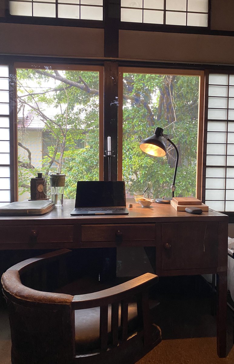 ワーホリで京都に来まして、今日で二ヶ月経つ。

下鴨にある築94年の洋館に住み込み、毎日ぼーっとして、うとうとして、ふらふらして過ごしている。