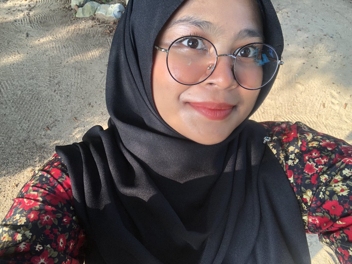 macadamyaaaa's tweet photo. lupa bawak nametag pulak https://t.co/yqDBTYsuvo