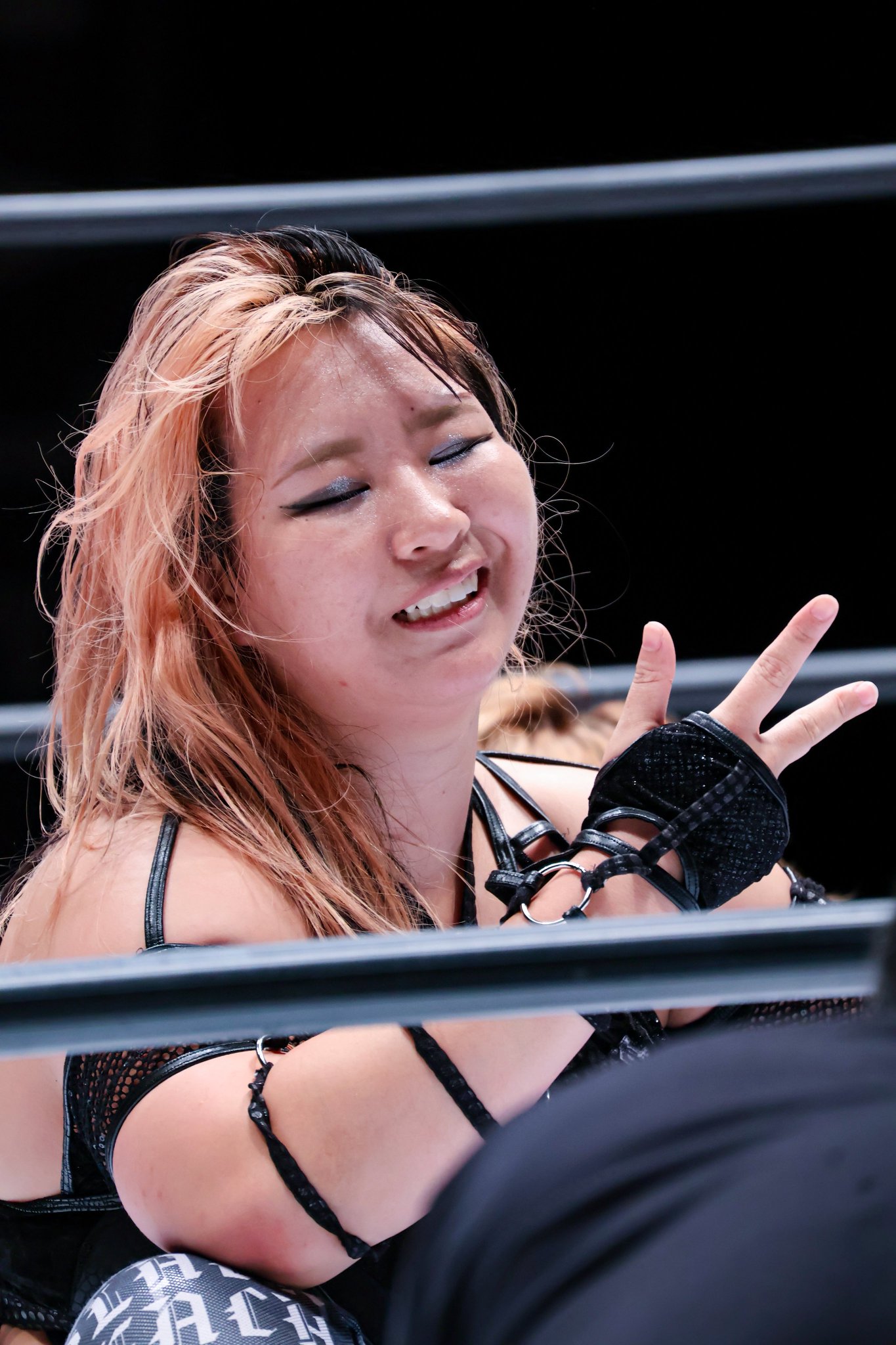 Amazon.co.jp: スターダム 渡辺桃選手 時計 : Home & Kitchen