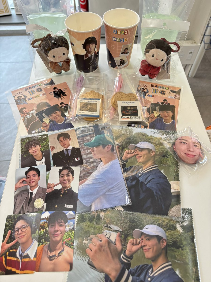 zeroseblooming's tweet photo. _📷

Wonderful cafe for Bogum birthday! It’s detailed with sections dedicated to his drama work 🥊🍊 beautifully decorated with awesome staff! 🥳

#보검이와_버블보블
#보검_없는_보검_생일파티 

#박보검 #parkbogum #朴寶劍 #パクボゴム #박보검생일카페 https://t.co/kpoz7MBUCk