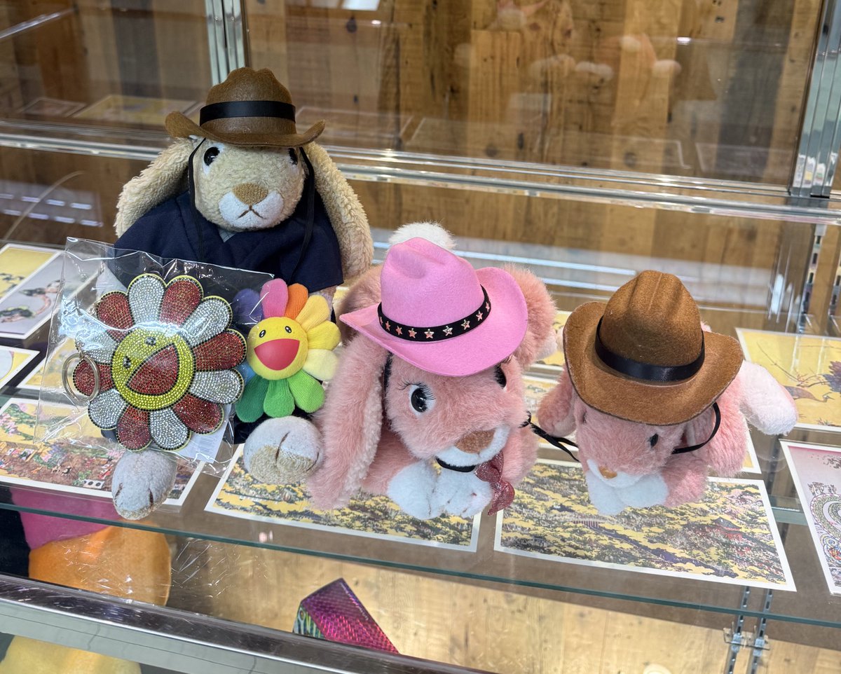 nuinuimimichan's tweet photo. 中野ブロードウェイに入ってる念願だったジンガロカフェに行けたミー🥹♡
店内可愛すぎて写真沢山撮った🥹✨️
ご飯も美味しかったし、またいくミー🥰
#中野ブロードウェイ #純喫茶ジンガロ #ぬい撮り #ぬい活 #zingaro https://t.co/yrOmw2S1Qu