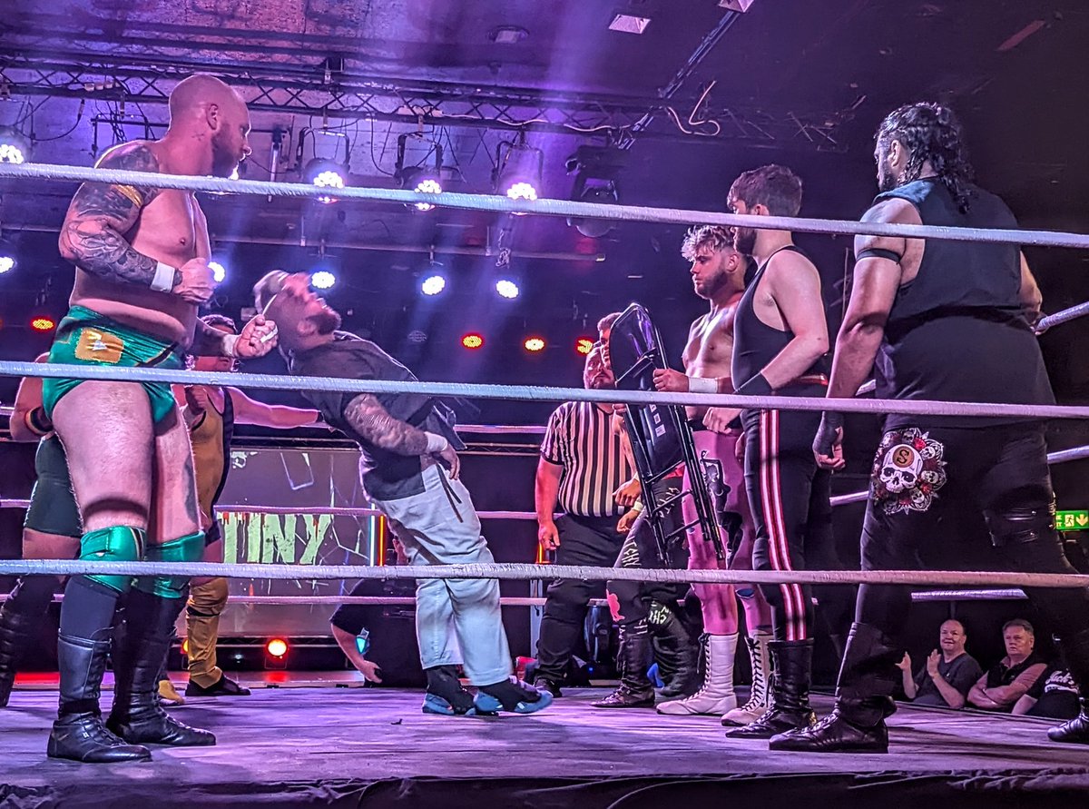 DammitVacantPod's tweet photo. Nightmare returned to get revenge on Sonam and we had to scarper to make sure we weren't in the cross hairs of that table spot!

@BrianAidenson1 ended up taking @lance_revera out at last with his BriJitSu which left Lance down for the interval https://t.co/cnDB1jFic5