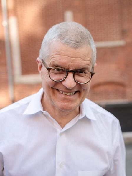 كل الأشياء التي أحبها حقًا غير أخلاقية أو غير قانونية أو مسببة للسمنة ."

- ألكسندر جابلوكوف