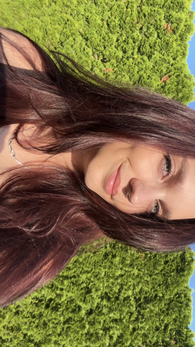 Ninaxhx's tweet photo. Cherry cola hair > https://t.co/iMKMrXCkaG