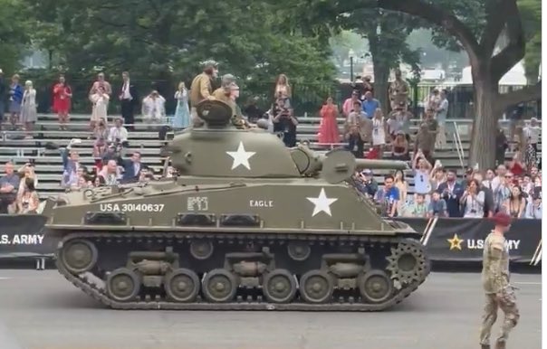 🚨some exciting news here at FSTL!

We’ve managed to negotiate a fantastic deal which will see us host President Trump’s 2026 ‘Birthday Perade’ in our own famous lot, if Mr Trump can guarantee to increase the size of his parade crowd by 50%. 

Great news for all the networks!