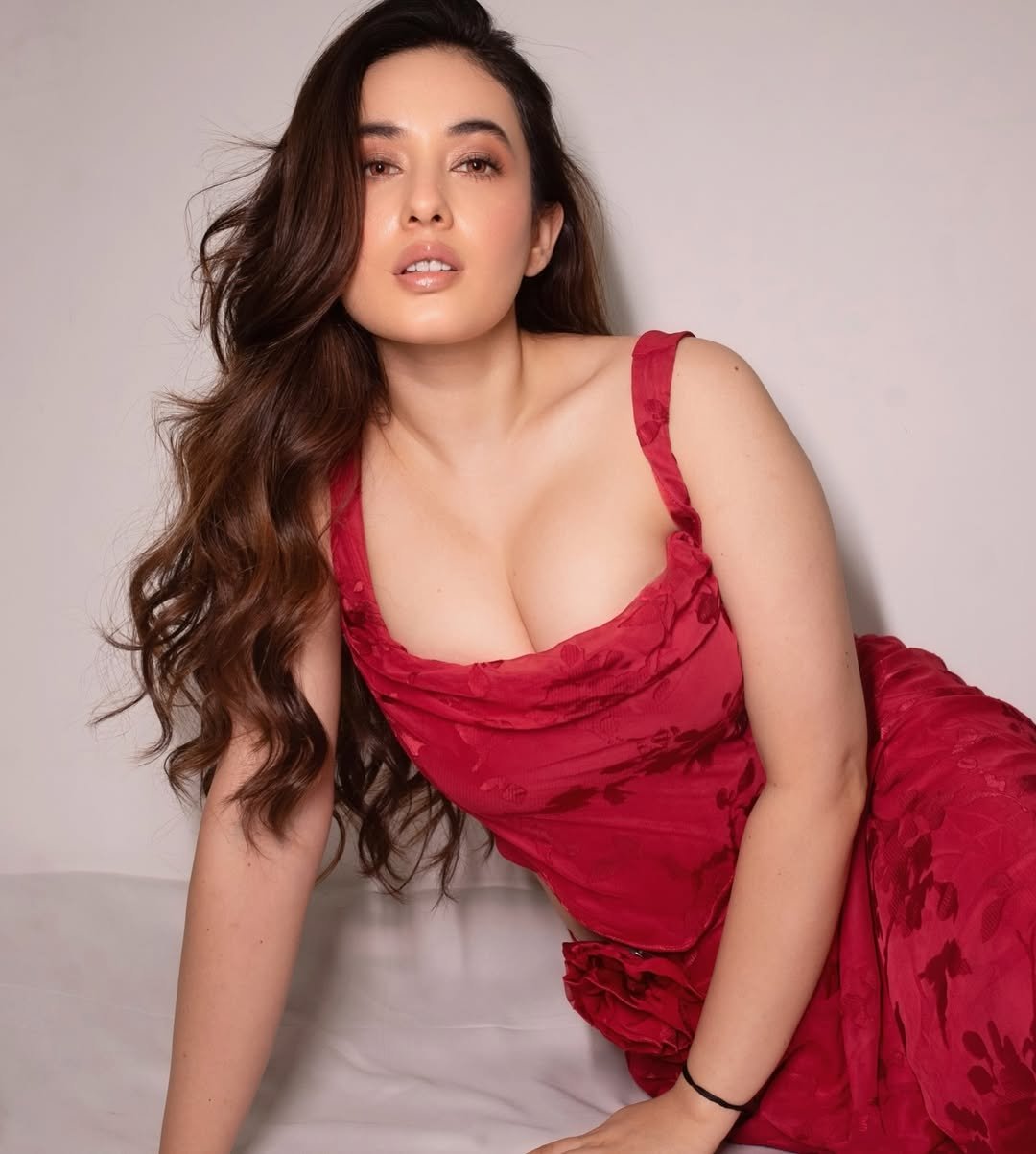 GteFr_qa8AAqKjN?format=jpg&name=large