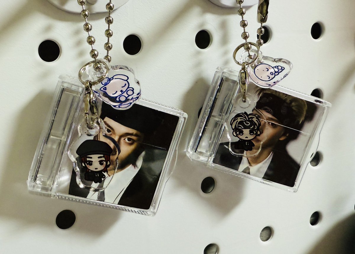 ˚₊‧ 𝙍𝙄𝙄𝙕𝙄𝙉𝙂 𝙇𝙊𝙐𝘿 𝙞𝙣 𝙎𝙀𝙊𝙐𝙇 ‧₊˚

<라이징 라우드 인 서울 나눔 이벤트>

☆ RT 추첨 한 분께 우편(분실될 수 있음)으로 한 개 보내드립니다!
☆ 7월 5일 토요일 중콘
☆ 미니 아크릴 핸드폰줄 무료 나눔
☆ 수량
    - BBB 멤버별 5개/총 30개
    - 잠자는 리라즈 멤버별