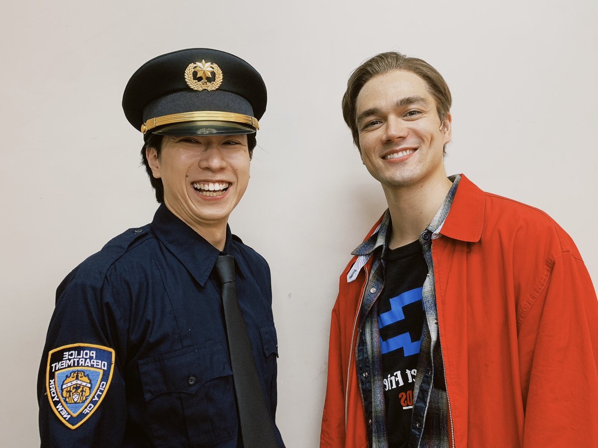 名古屋公演千穐楽、無事に終えることができました🏯✨

誠に有難う御座いました！！
あっという間の時間でした。ですが、デイビー役の宮下さん含め、また新たな『Take Me Out』が生まれたと感じています⚾️🧢
次はいざ、岡山！

シェーンと警吏。そして、笑顔のバルさんと📸
#TMO2025 #テイクミーアウト