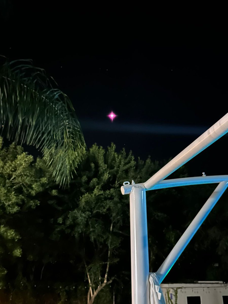 lopezlechu's tweet photo. Cayo un meteorito en monterrey y lo alcance a grabar https://t.co/uUlbfTJdft