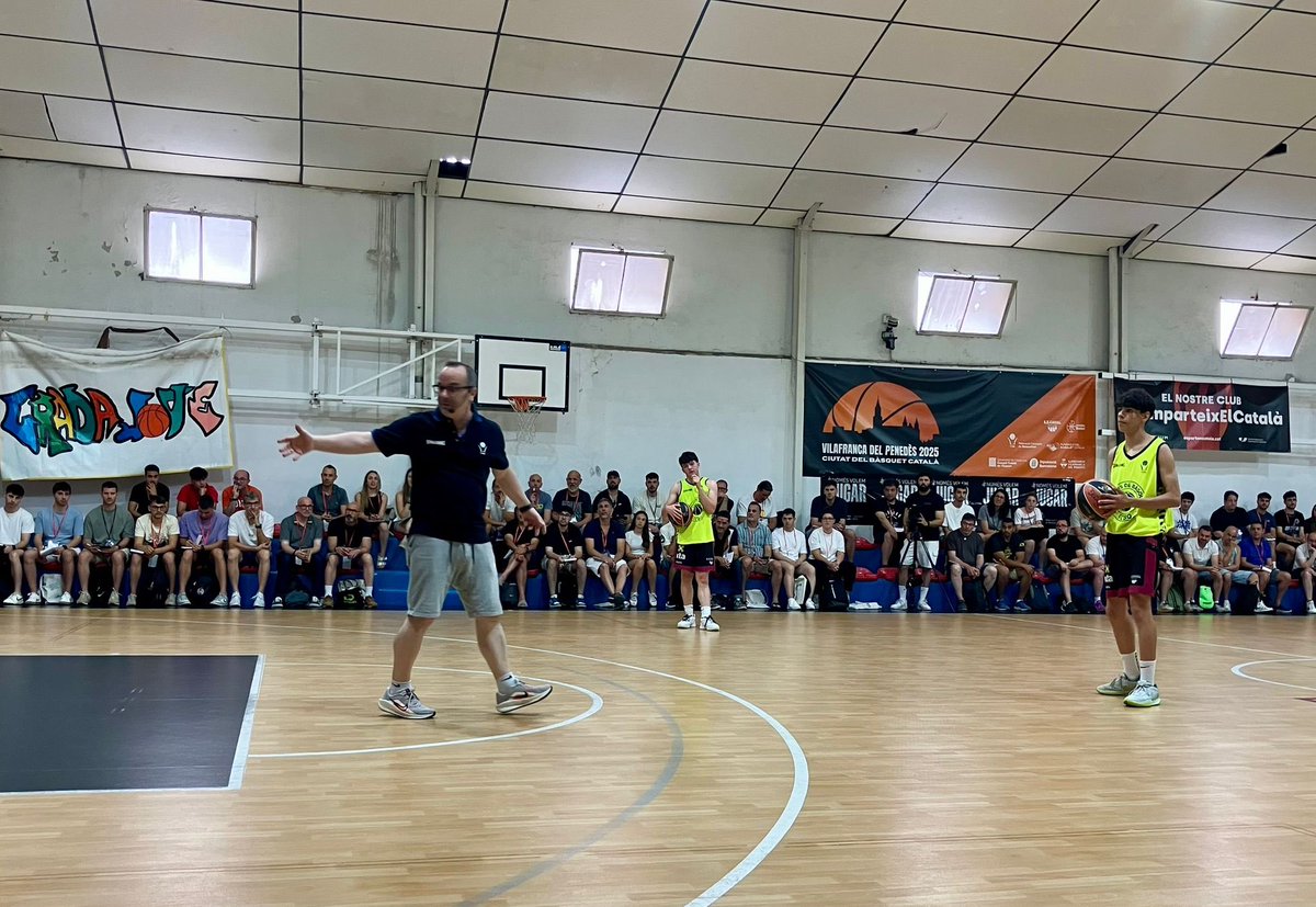 FCBQtècnic (@fcbqtecnic) on Twitter photo DIA DE L'ENTRENADOR/A I 🏀 Vilafranca del Penedès viu l’arrencada de la 8a edició en un lloc històric com el <a href="/casalvilafranca/">Casal de Vilafranca - Societat La Principal</a>  Comença amb el Clínic de Diego Ocampo, tècnic del <a href="/BasquetManresa/">BAXI Manresa</a> 
#DiaEntrenadoraBQ
basquetcatala.cat/noticies/11340 DIA DE L'ENTRENADOR/A I 🏀 Vilafranca del Penedès viu l’arrencada de la 8a edició en un lloc històric com el <a href="/casalvilafranca/">Casal de Vilafranca - Societat La Principal</a>  Comença amb el Clínic de Diego Ocampo, tècnic del <a href="/BasquetManresa/">BAXI Manresa</a> 
#DiaEntrenadoraBQ
basquetcatala.cat/noticies/11340