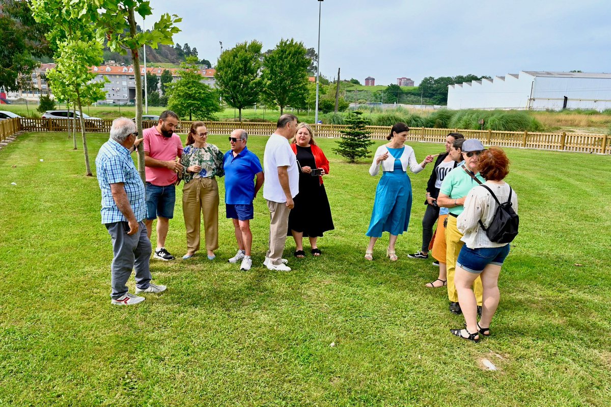 Hemos puesto a disposición de los vecinos un nuevo espacio de esparcimiento canino 🐕 en San Martín del Pino.
Una superficie de 1.500 m2 para dar respuesta a una petición vecinal y seguir mejorando los entornos en los barrios de #Santander