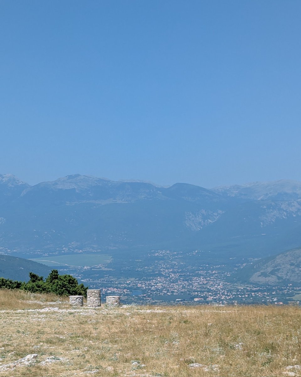 Вы должны выбрать двух любых твиттерских, чтобы встретить здесь вместе закат за разговорами и с вашим любимым напитком.

Кто это будет? Напишите в реплаях
